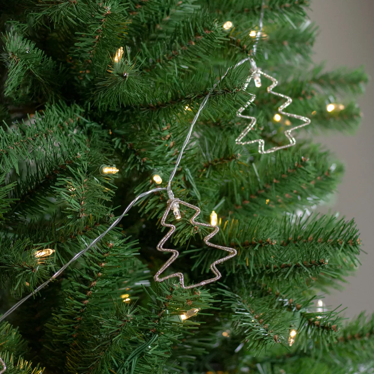 4' LED Lighted B/O Gold Wire Mini Tree Christmas Garland - Warm White Lights