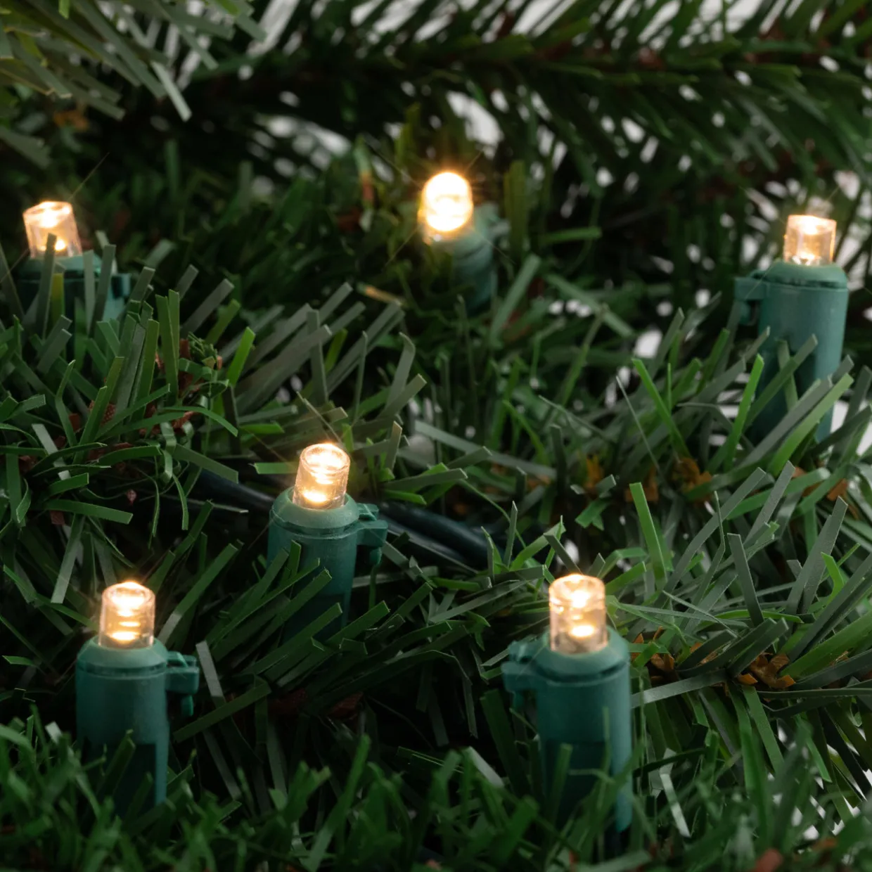 300 Warm White LED Wide Angle Christmas Lights - 74.75 ft Green Wire