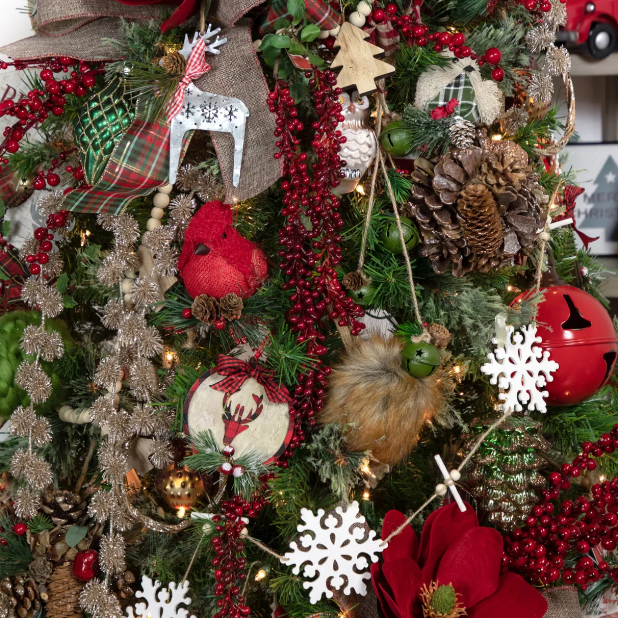 4' White Snowflakes on Jute Rope Hanging Christmas Garland