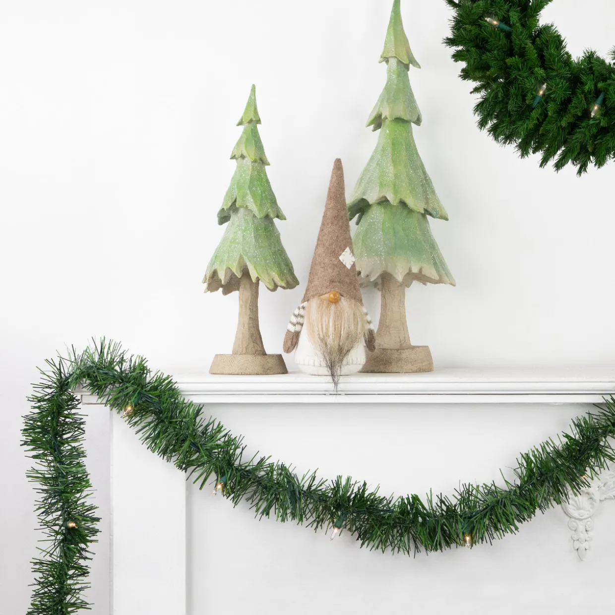 18' x 3" Pre-Lit Pine Two-Tone Artificial Christmas Garland, Clear Lights