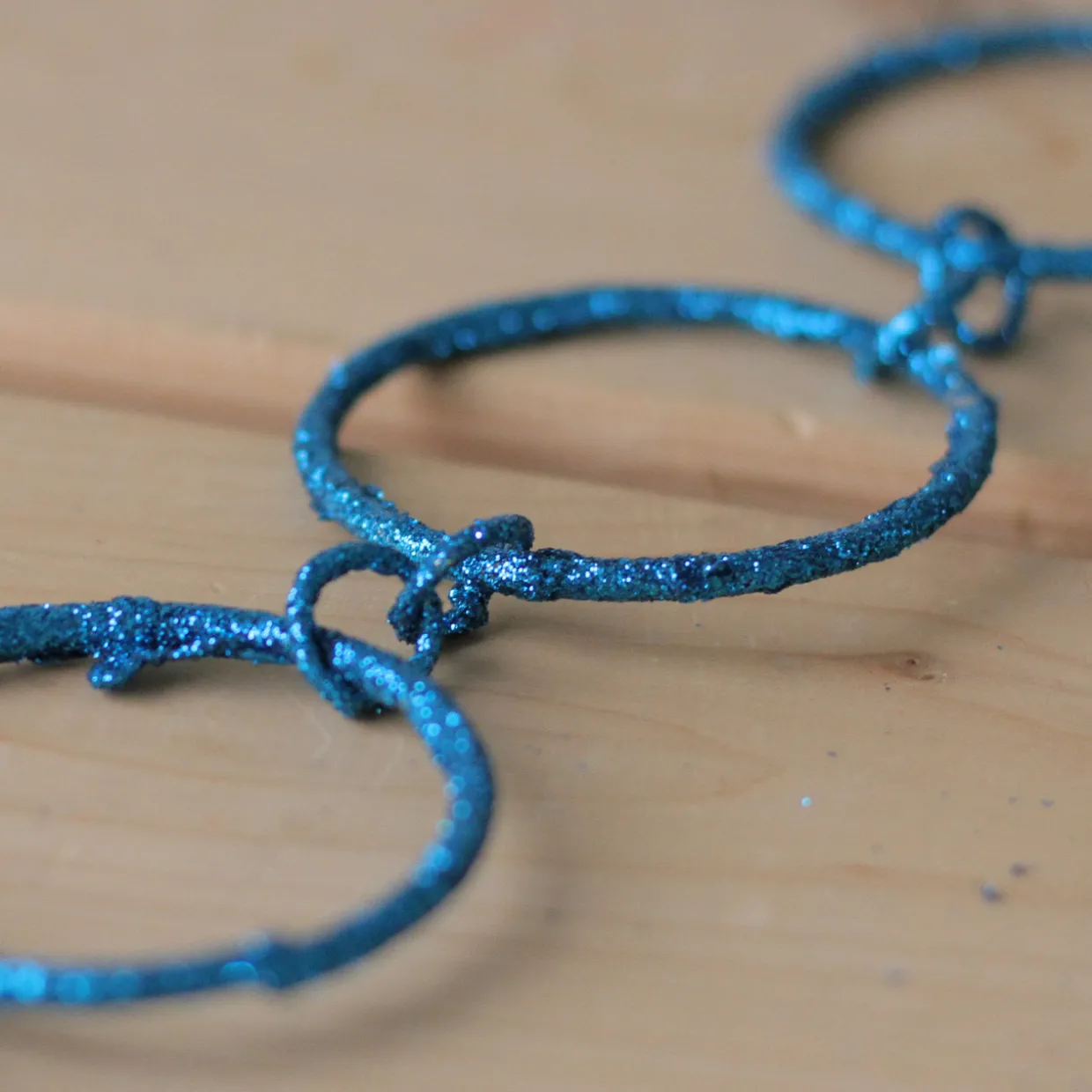 5' x 1.75" Turquoise Peacock Blue Round Chain Christmas Garland - Unlit