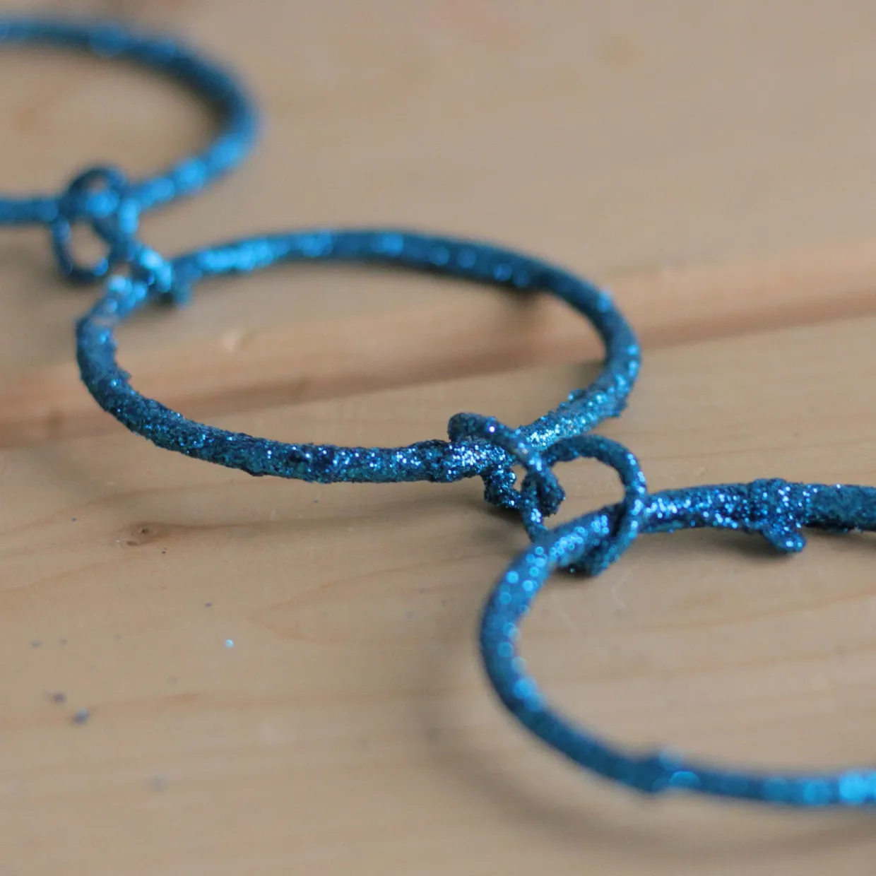 5' x 1.75" Turquoise Peacock Blue Round Chain Christmas Garland - Unlit