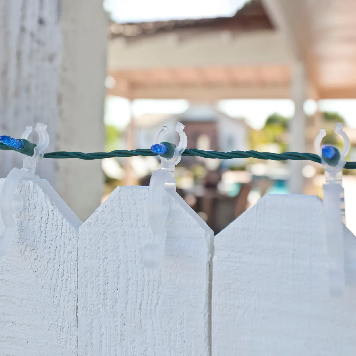 Bucket of 150 Clear Max Pro Anywhere Flip Christmas Light Clips