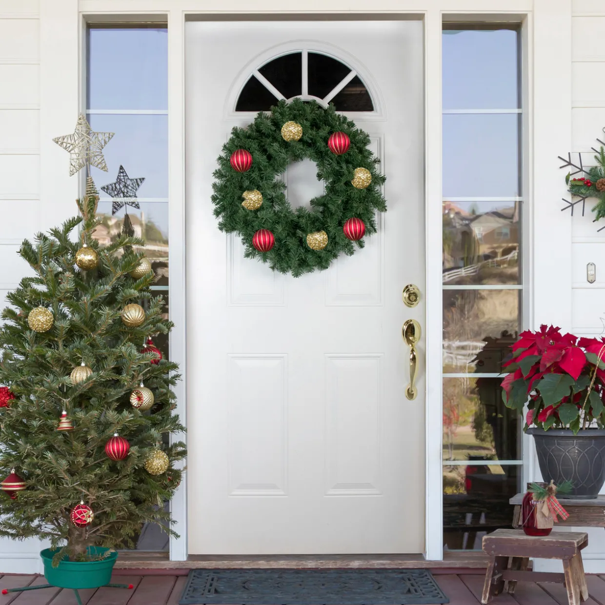 Colorado Spruce Artificial Christmas Wreath - 24" - Unlit