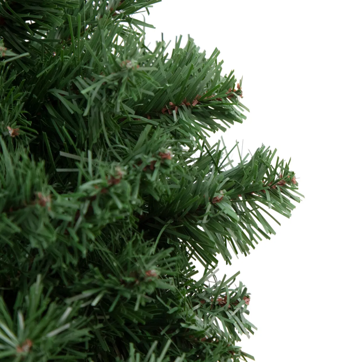 Colorado Spruce Artificial Christmas Wreath - 24" - Unlit