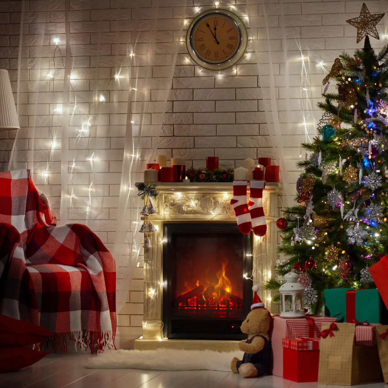 100-Count Clear Mini Christmas Light Set, 20.25ft White Wire