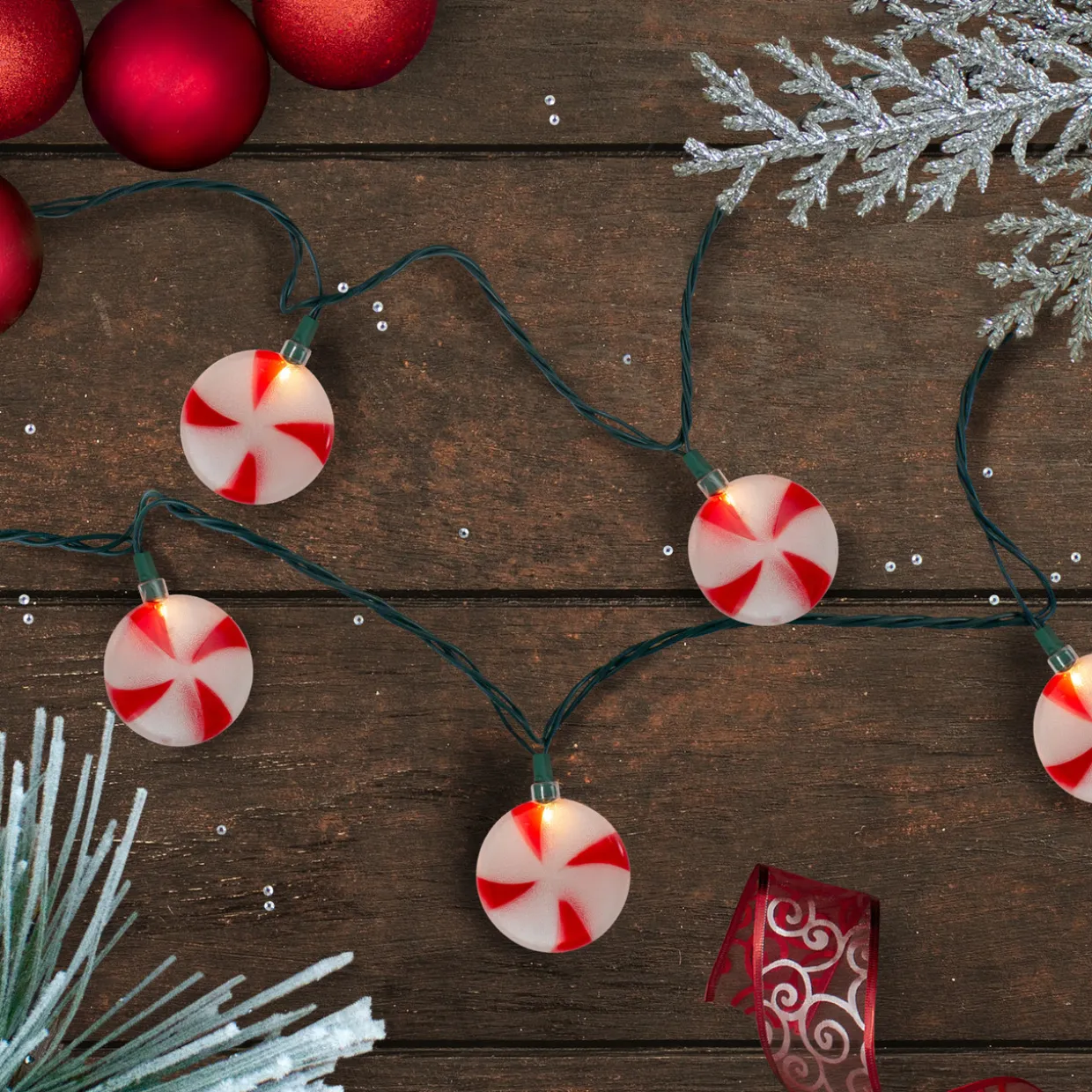 10-Count Peppermint Shaped Christmas Light Set, 6ft Green Wire