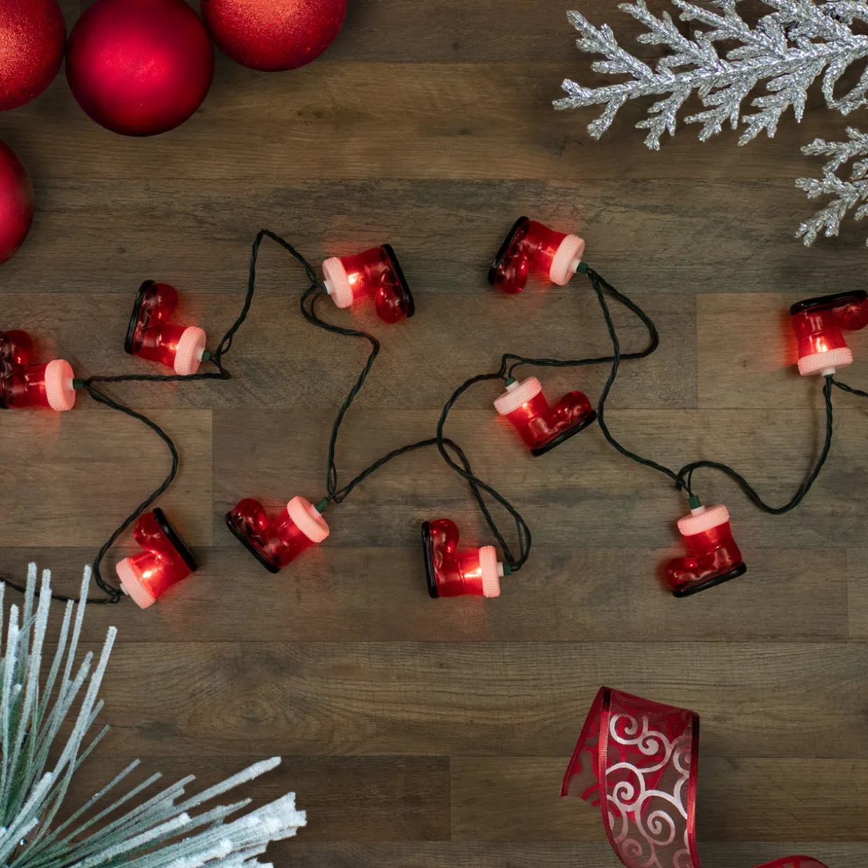 10-Count Santa's Boots Christmas Light Set, 7.5ft Green Wire