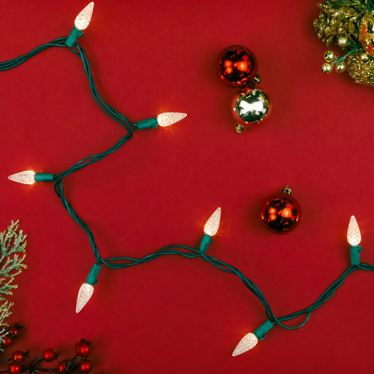 200-Count Warm White LED Faceted C6 Christmas Lights, 66.25 ft Green Wire