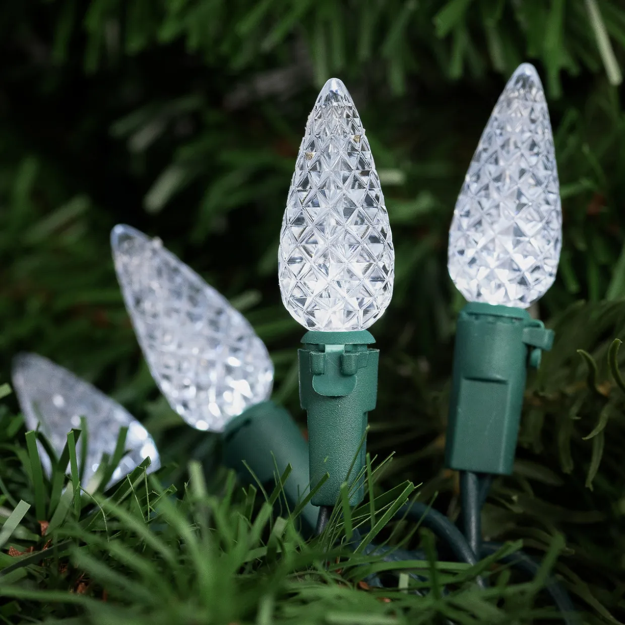 70ct Pure White Faceted LED C6 Christmas Light Set - 23ft Green Wire