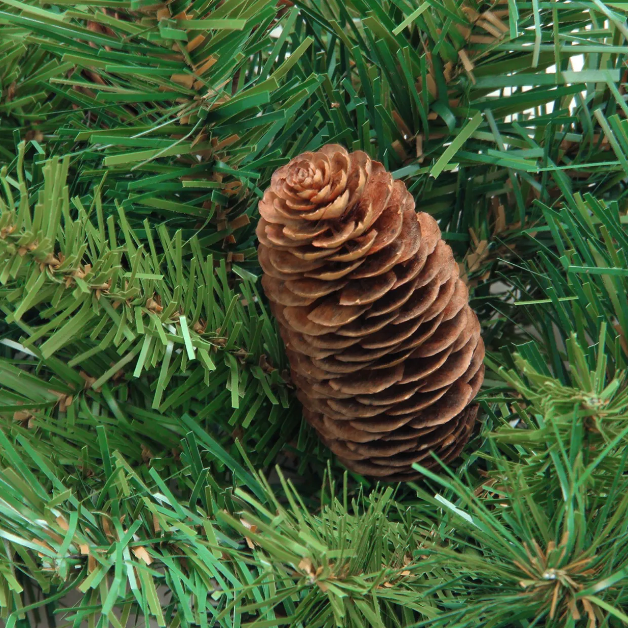 Dakota Red Pine Cones Artificial Christmas Garland - 9' x 16" - Unlit