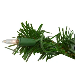 Deluxe Windsor Pine Artificial Christmas Wreath - 18