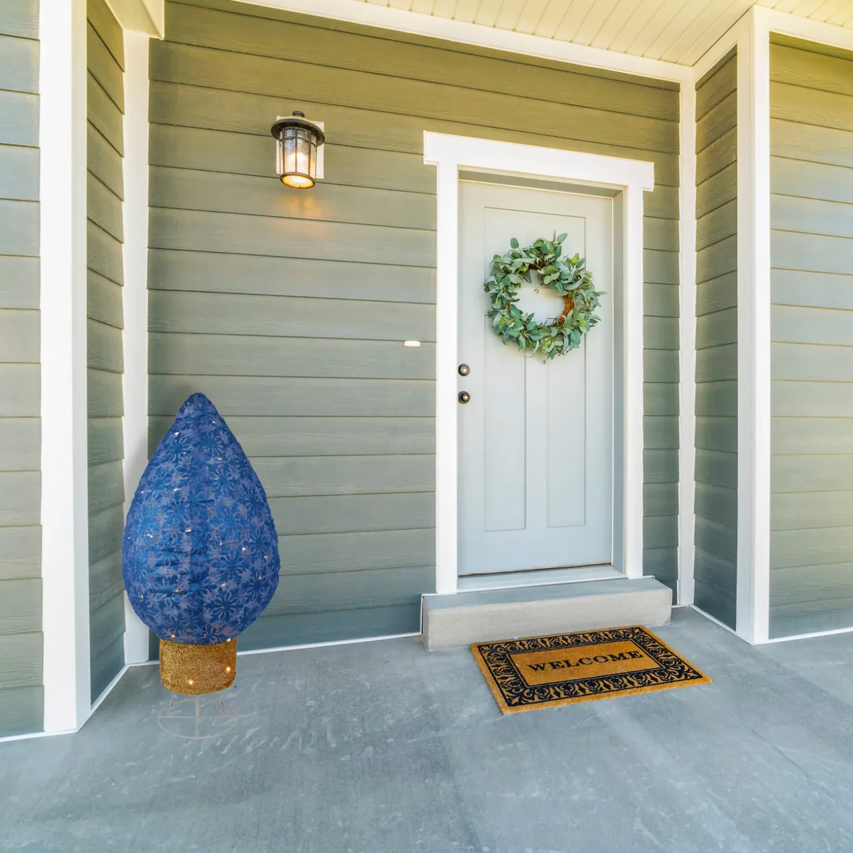 LED Lighted Retro Light Bulb Outdoor Christmas Decoration - 32" - Blue