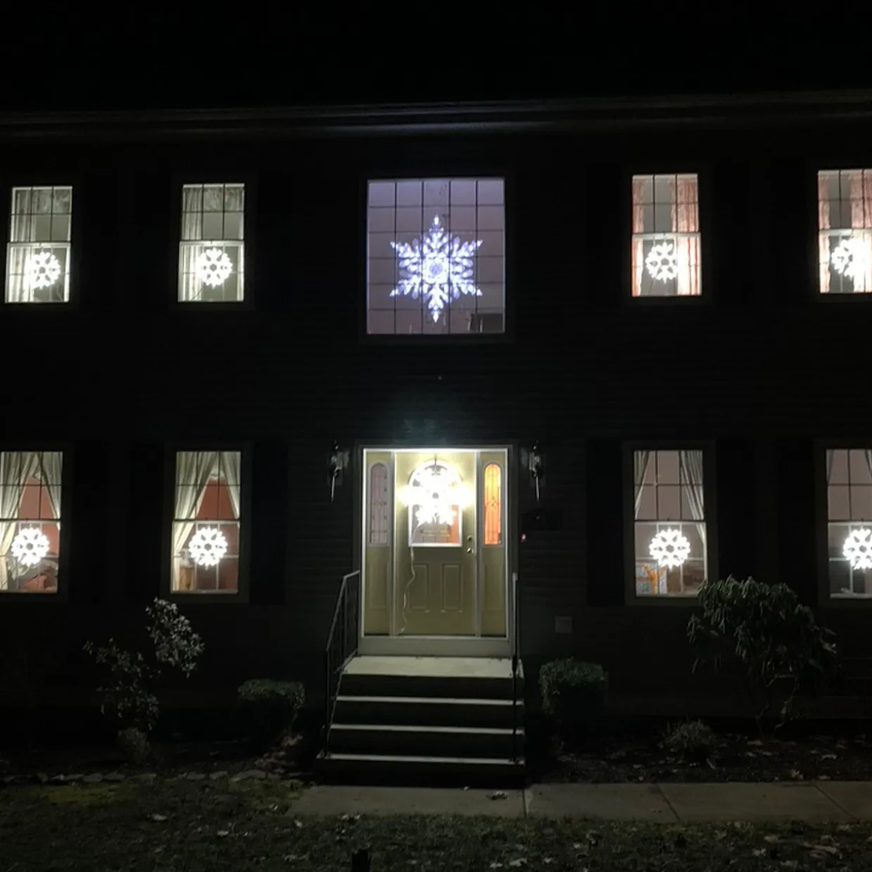 LED Lighted Twinkling Snowflake Christmas Outdoor Decoration - 47" - Cool White