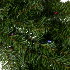 Pre-Lit Battery Operated Canadian Pine Christmas Wreath - 30