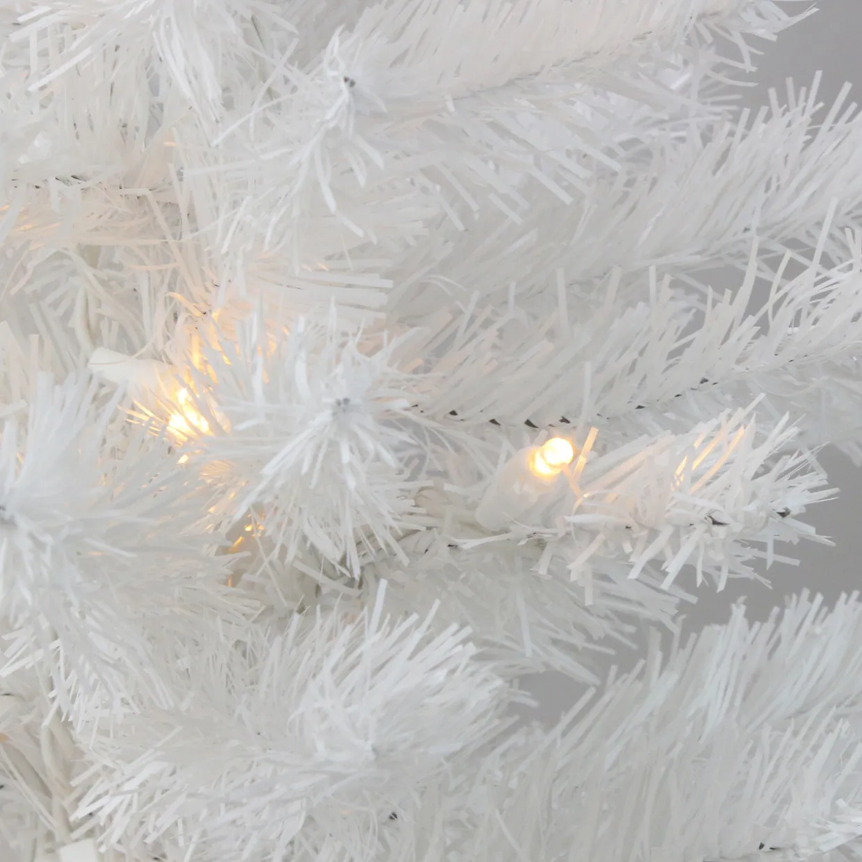 Pre-Lit Battery Operated White Pine Christmas Wreath - 24" - LED Candlelight Lights