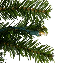 Pre-Lit Canadian Pine Artificial Christmas Wreath - 30