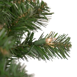 Pre-Lit Deluxe Windsor Pine Artificial Christmas Wreath - 36" - Clear Lights