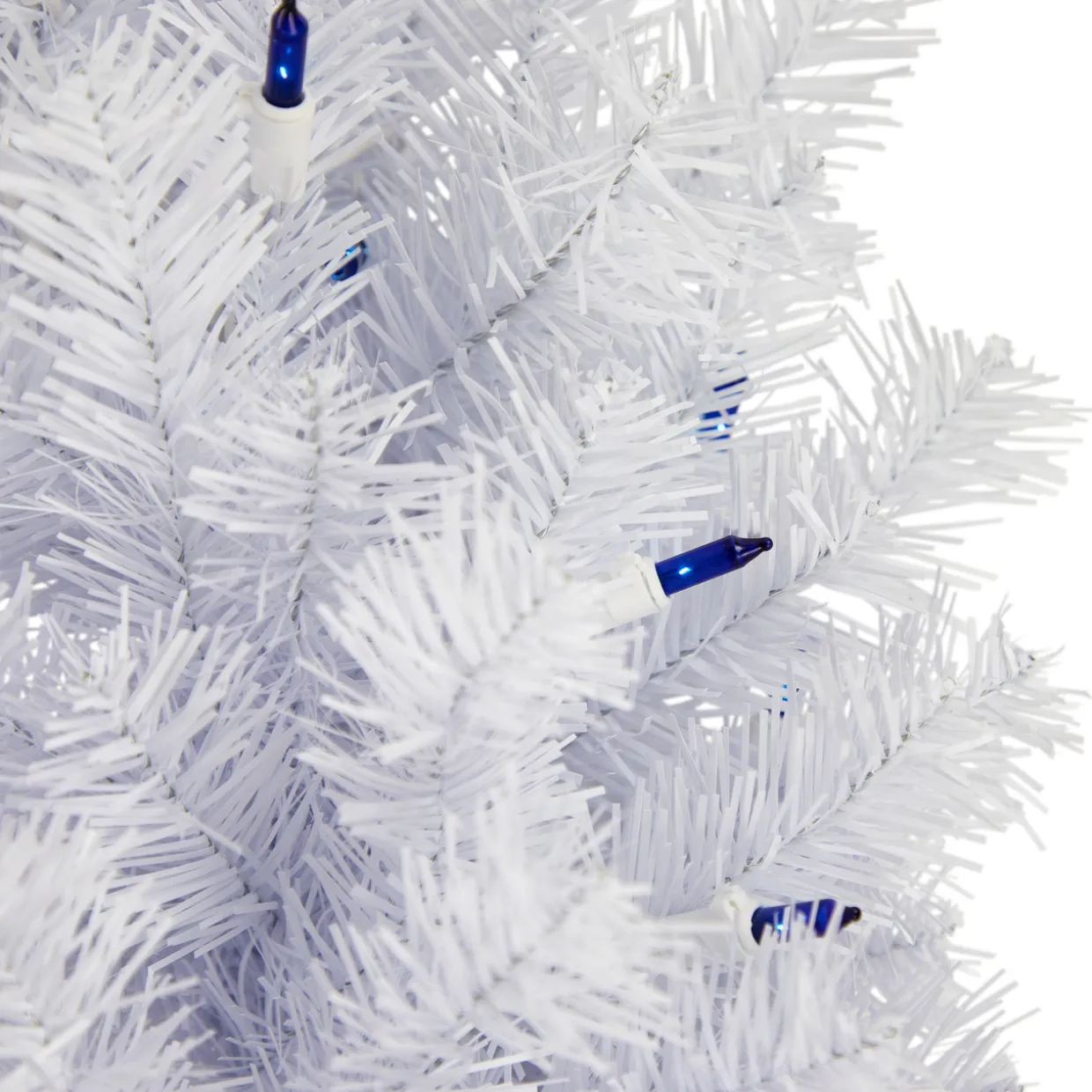 Pre-Lit Geneva White Spruce Artificial Christmas Wreath, 24-Inch, Blue Lights