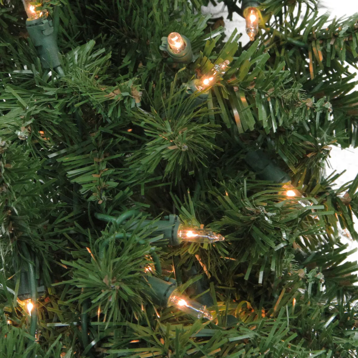 Pre-Lit Northern Pine Artificial Christmas Wreath - 36" - Clear Lights