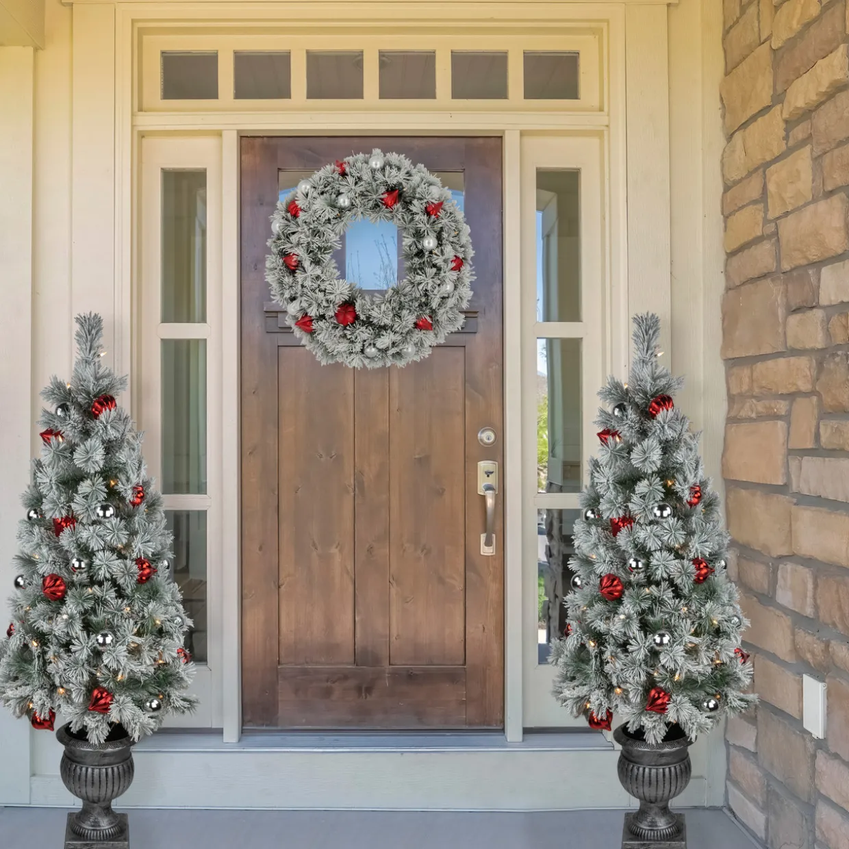 Pre-Lit Potted Snowy Bristle Pine Artificial Christmas Tree Clear Lights - 5'