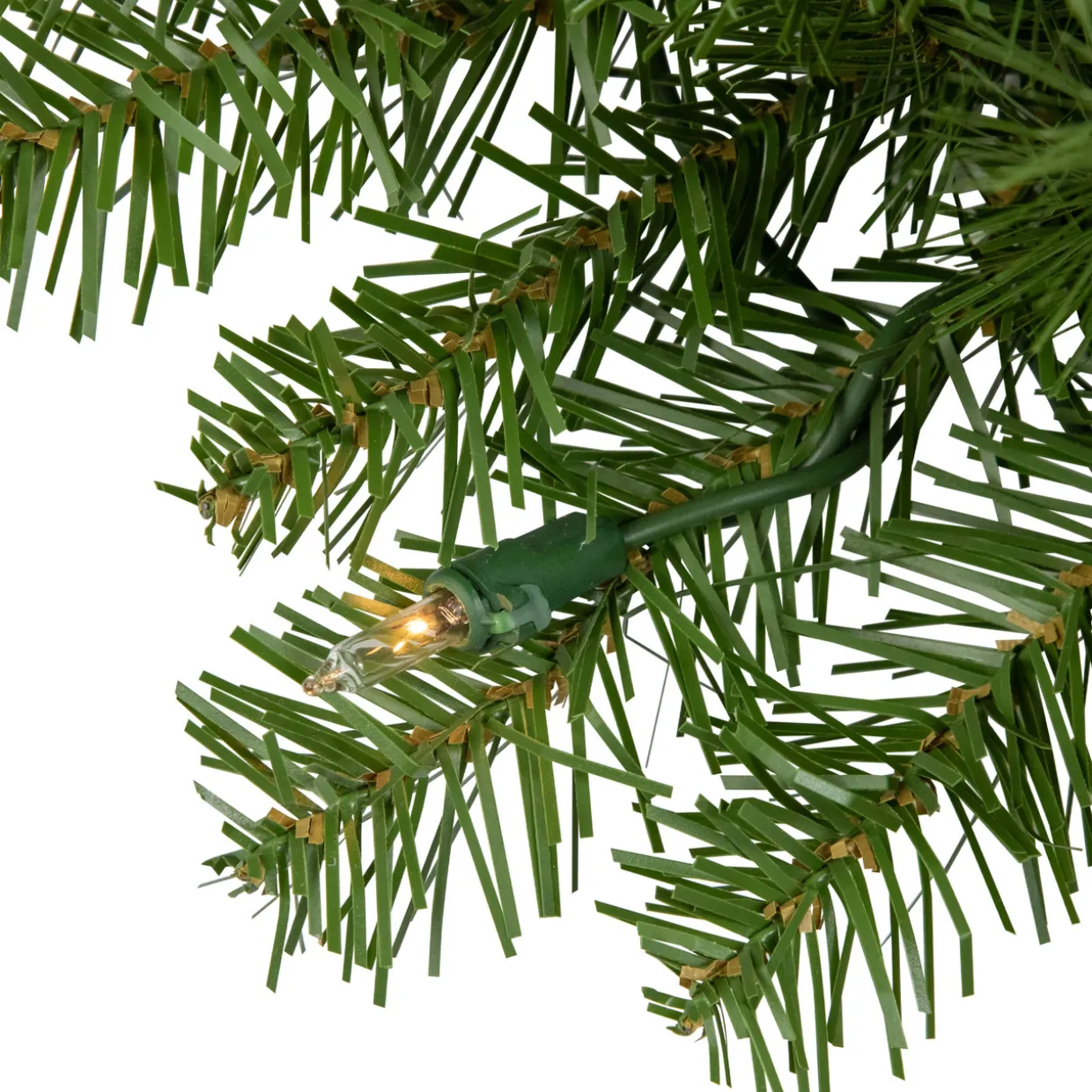 Pre-Lit Rockwood Pine Artificial Christmas Wreath - 24" - Clear Lights