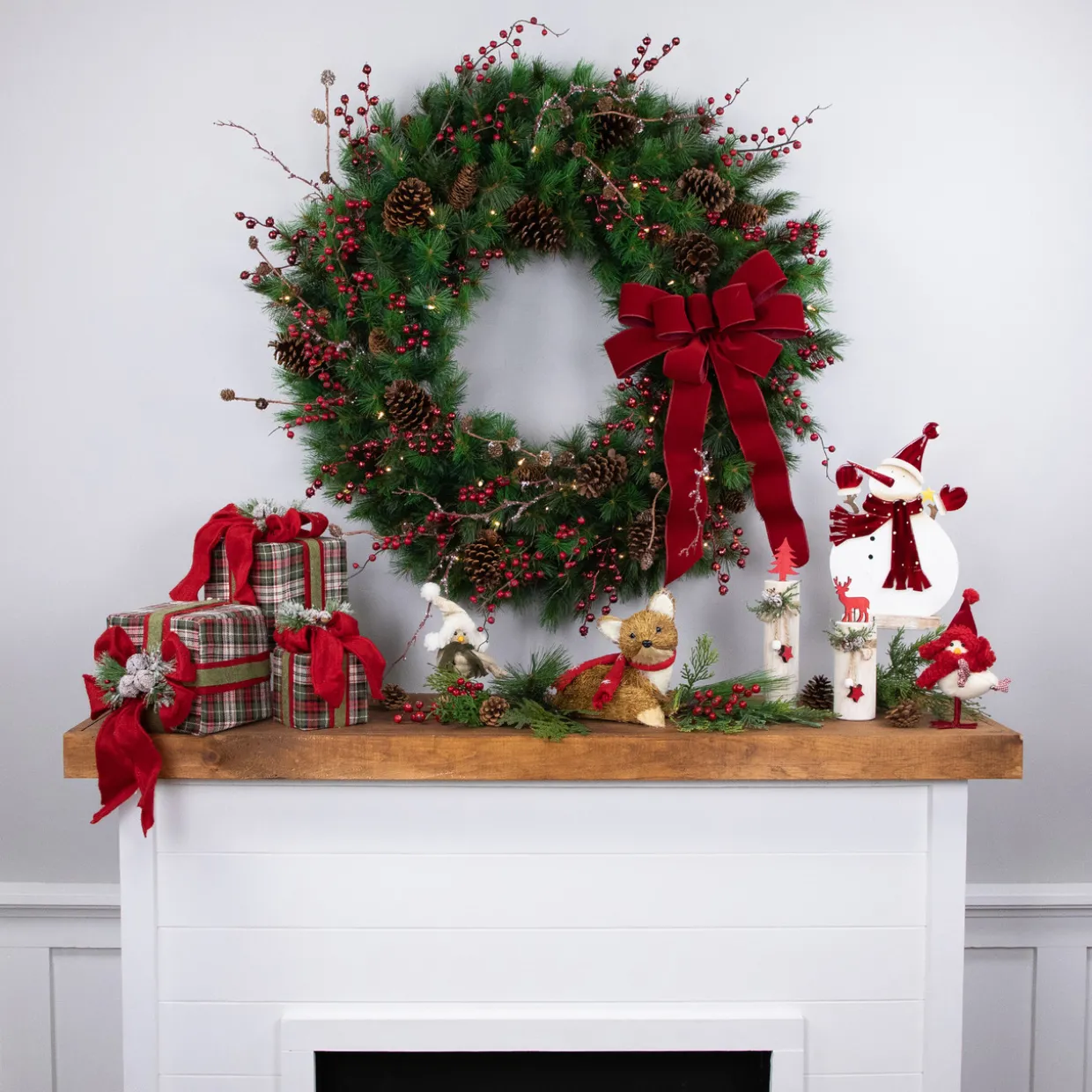Pre-lit Royal Oregon Pine Artificial Christmas Wreath - 36" - Clear Lights
