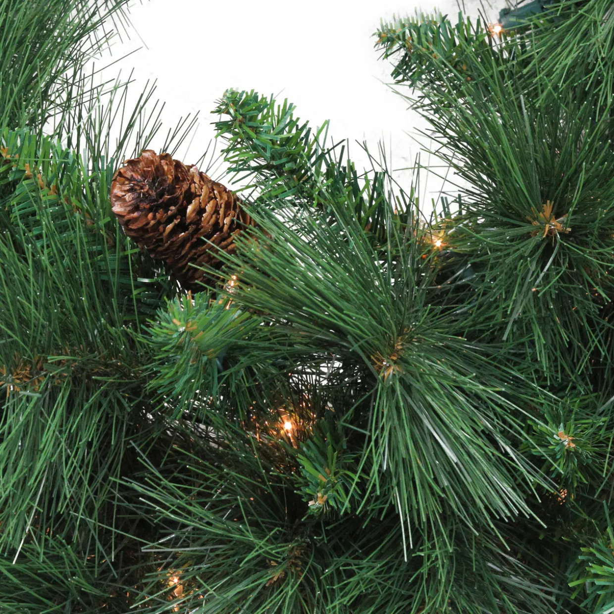 Pre-Lit White Valley Pine Artificial Christmas Wreath - 24" - Clear Lights