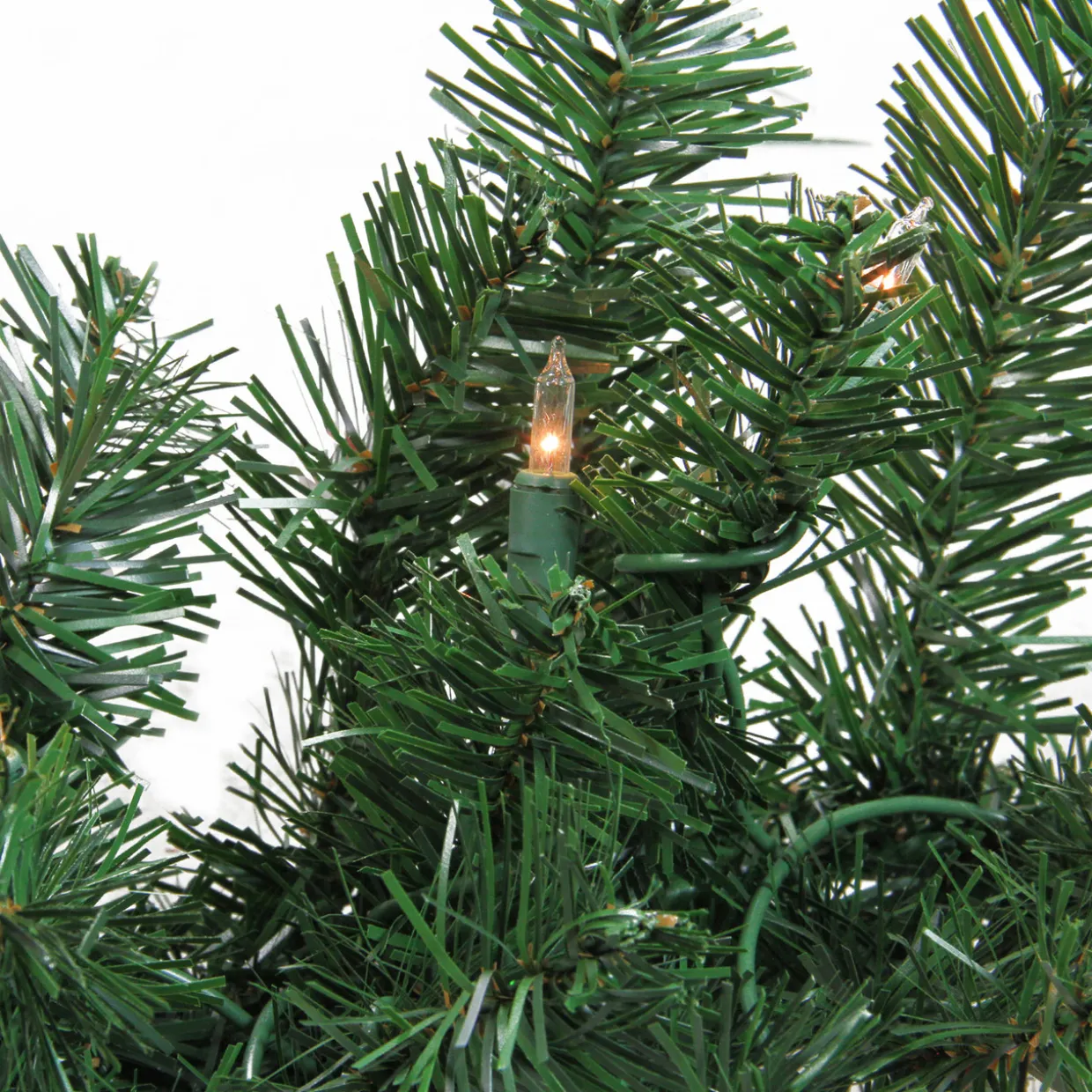 Pre-Lit Windsor Pine Artificial Christmas Garland - 9' x 10" - Clear Lights