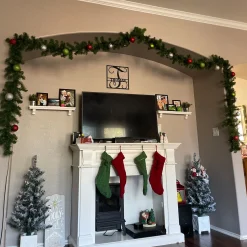 Pre-Lit Windsor Pine Artificial Christmas Garland - 9' x 10