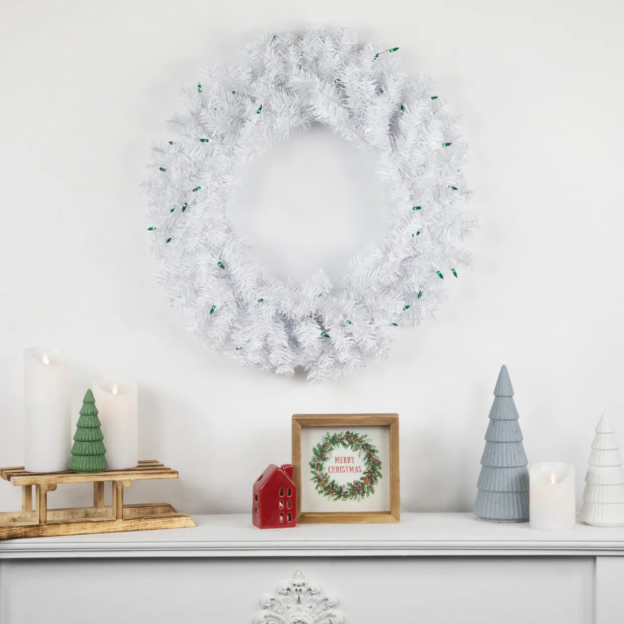 Pre-Lit Woodbury White Pine Artificial Christmas Wreath, 24-Inch, Green Lights