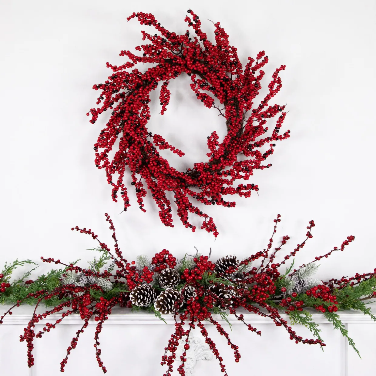 Red and Burgundy Berry Artificial Christmas Wreath, 22-Inch Unlit