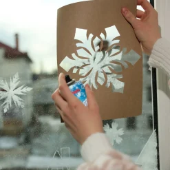 Santa Winter White Christmas Artificial Snow Spray 18 oz