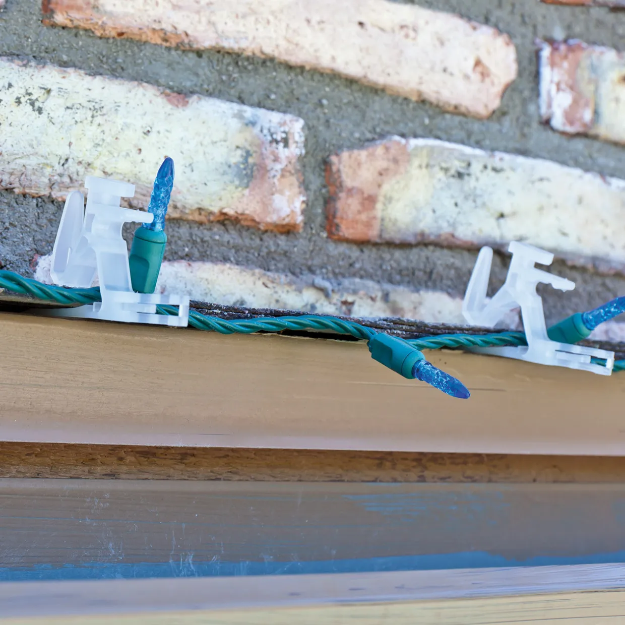 Set of 25 Ladderless Gutter and Shingle Christmas Light Clips - 3.75"