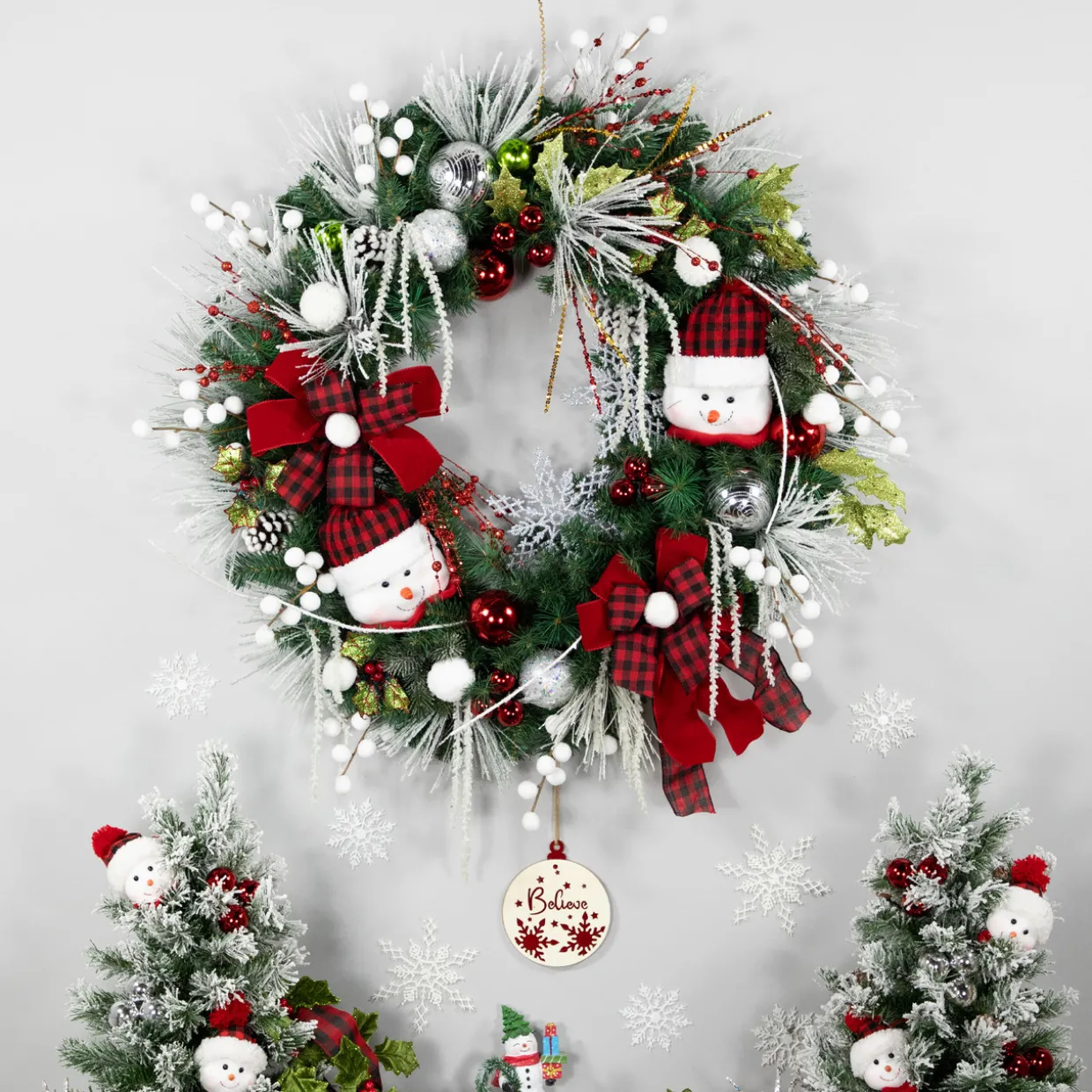 Snowmen and Icicles Pine Artificial Christmas Wreath - 40" - Unlit