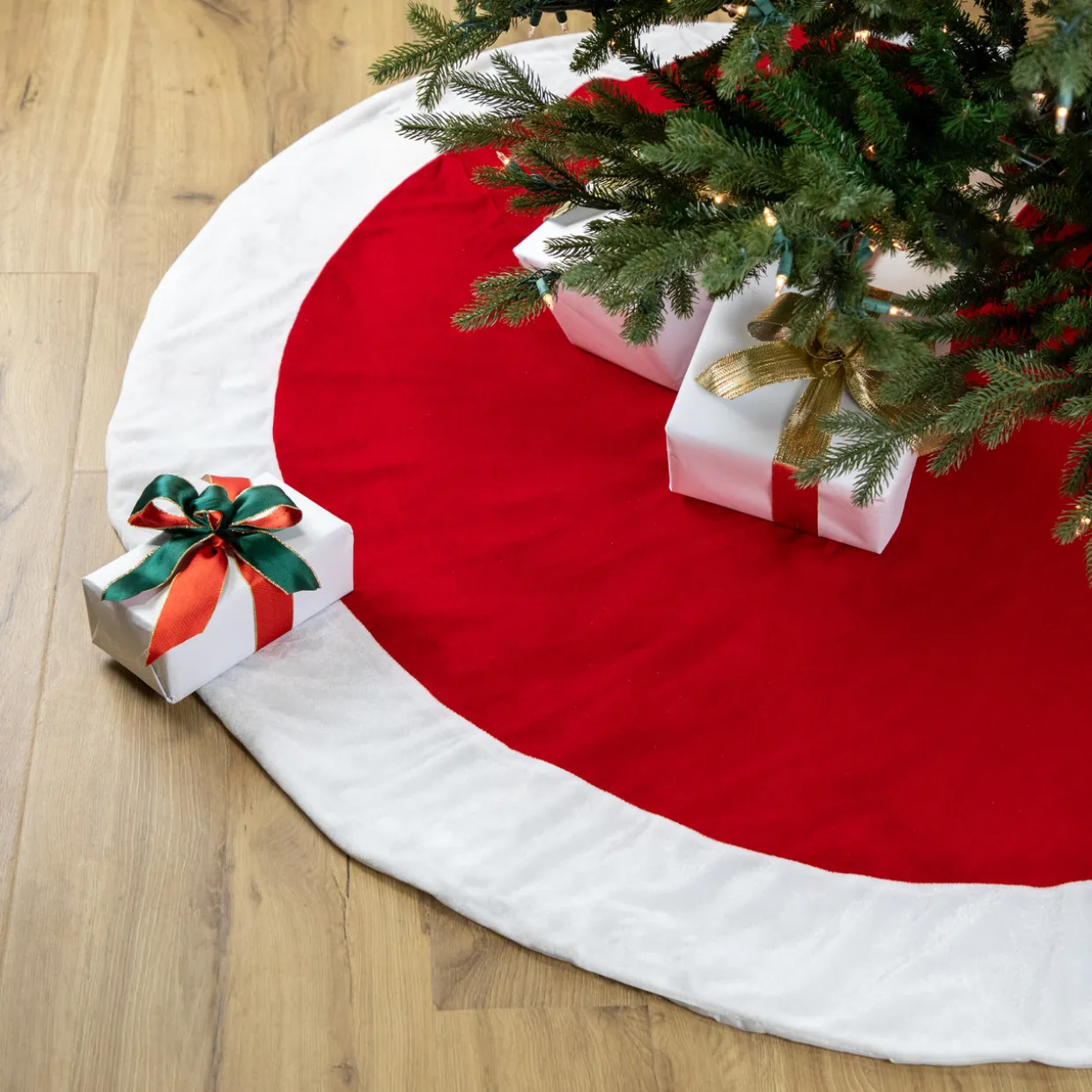 Velveteen Christmas Tree Skirt - 60" - Red and White